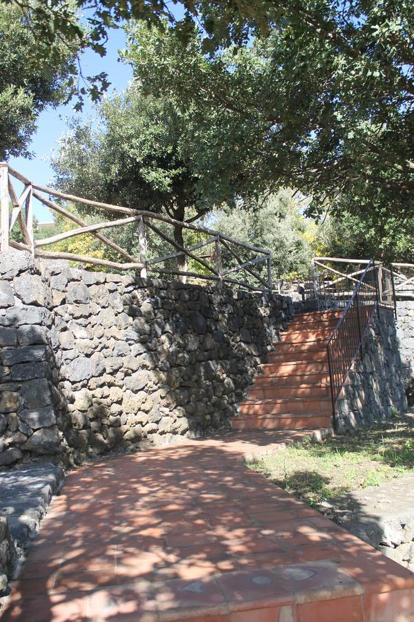 Le Cisterne Dell'Etna Hotel Calcerana-Marina Exterior foto