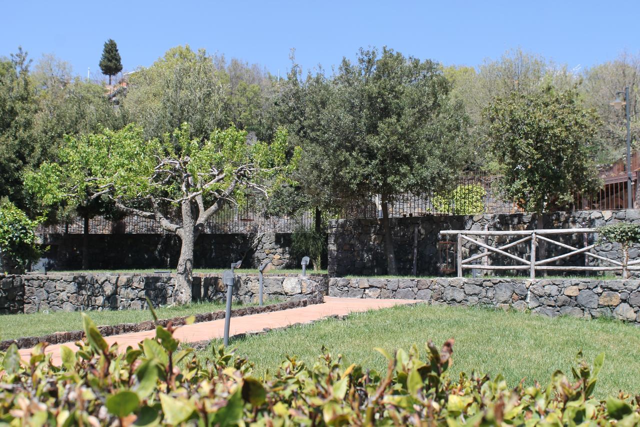 Le Cisterne Dell'Etna Hotel Calcerana-Marina Exterior foto