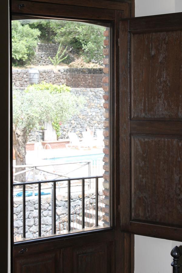 Le Cisterne Dell'Etna Hotel Calcerana-Marina Exterior foto